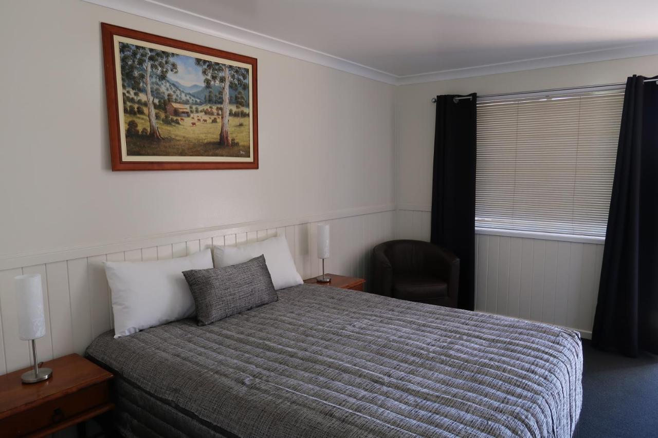 Charleville Waltzing Matilda Motor Inn Экстерьер фото