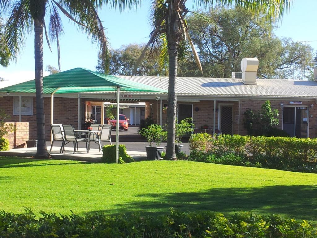 Charleville Waltzing Matilda Motor Inn Экстерьер фото