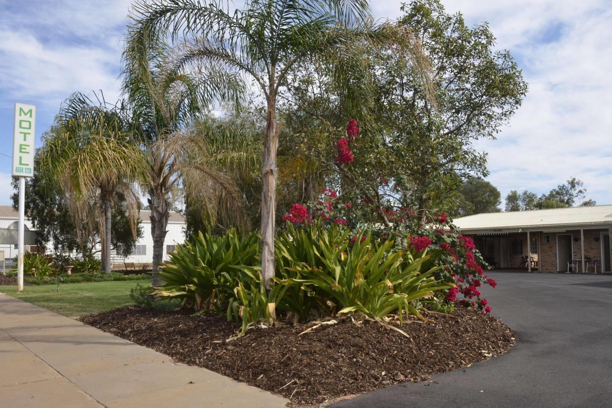 Charleville Waltzing Matilda Motor Inn Экстерьер фото